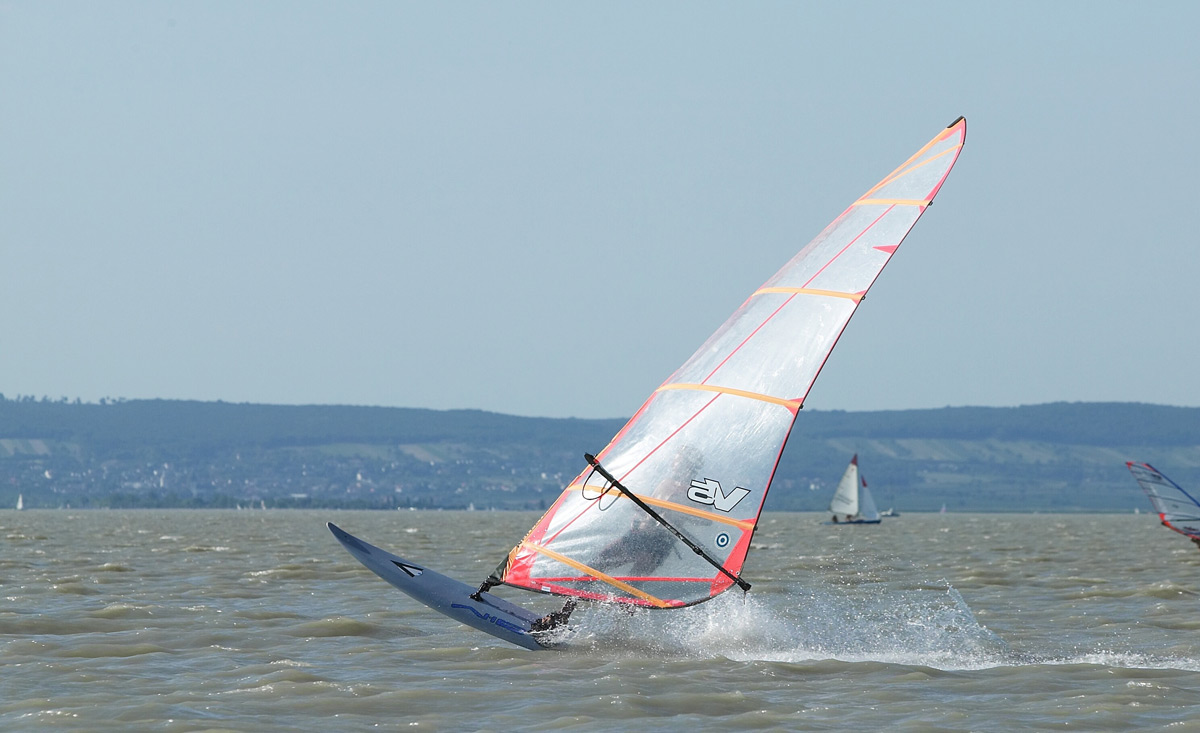 Zicksee im Burgenland - Hotspot für Surfer und Kiter