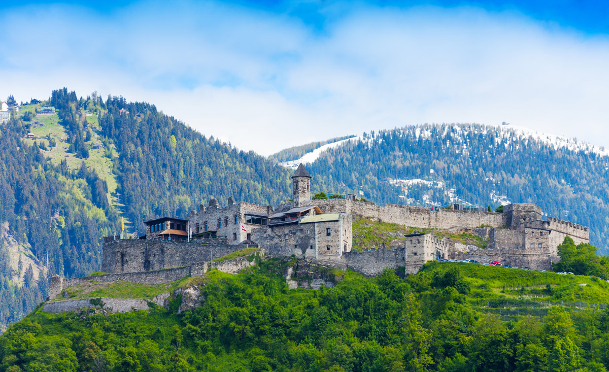 Burg Landskron am Ossiacher See - Greifvogelschau und Kultur