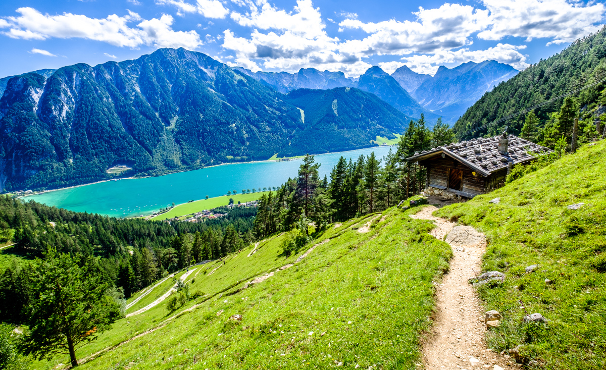 Wandern mit Blick am Achensee